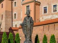 FB体育-莱比锡红牛横扫波兰，乔瓦尼·雷纳统治全场