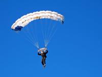 FB体育-皮克全程高能输出，突尼斯险胜卡塔尔，一场技术与意志的较量