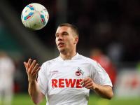 FB体育赛事-赛道与绿茵的共鸣，当F1引擎轰鸣遇见穆勒致命一击