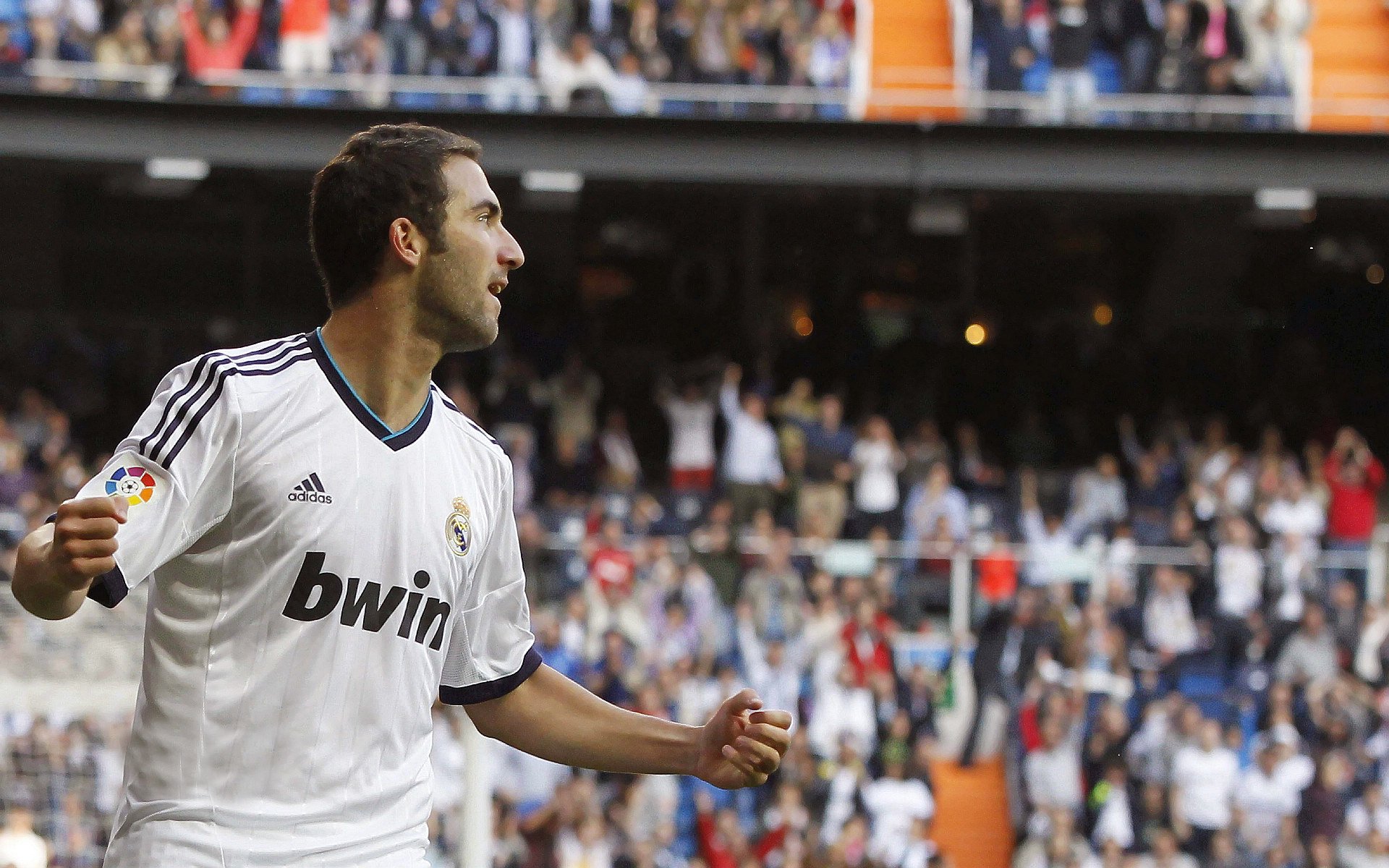 北境风暴席卷情歌球场，加拿大连线撕裂黄潜，卡塞米罗化身进攻无解引擎