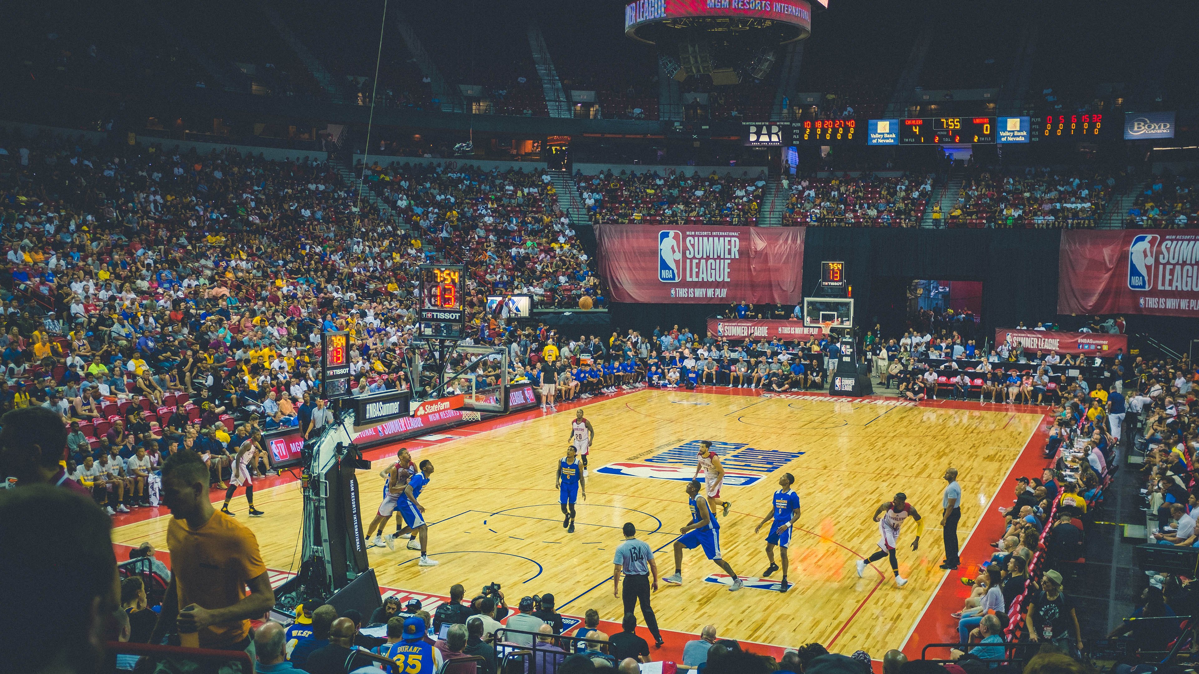 步行者狂胜辽宁队，范弗利特成为关键先生