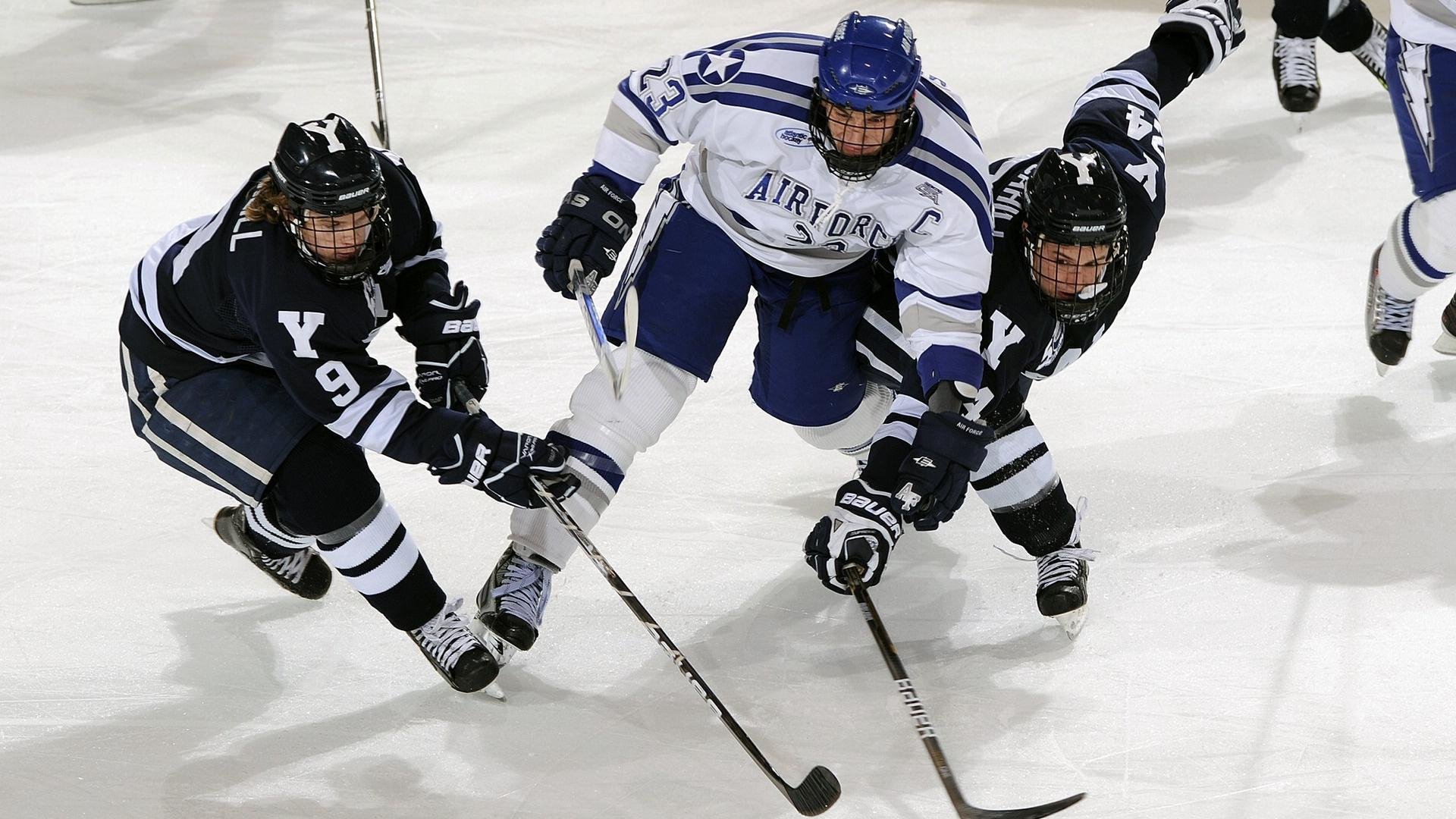 欧冠战记，马丁内利单节闪耀，AC米兰闪电战击溃塞维利亚